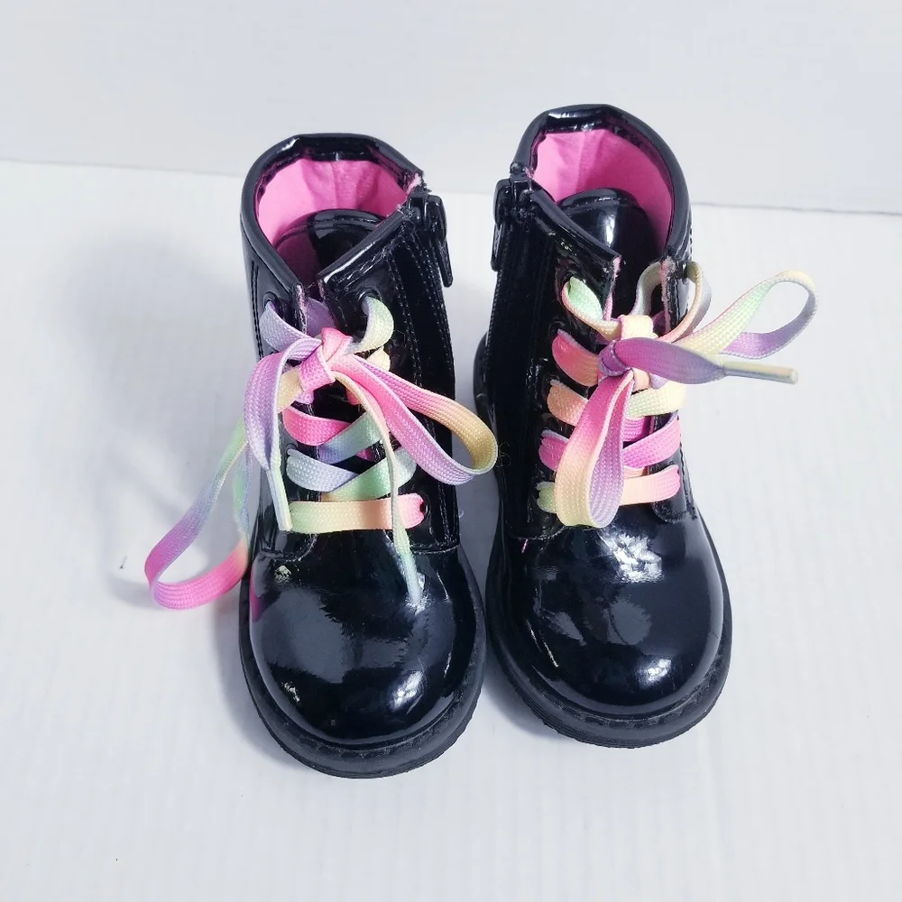 THE CHILDREN'S PLACE BABY GIRL'S SHINY BLACK BOOTS WITH RAINBOW LACES SIZE 6